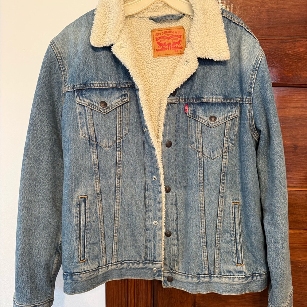 Levi's Light Blue Denim Jacket with Cream Sherpa Lining